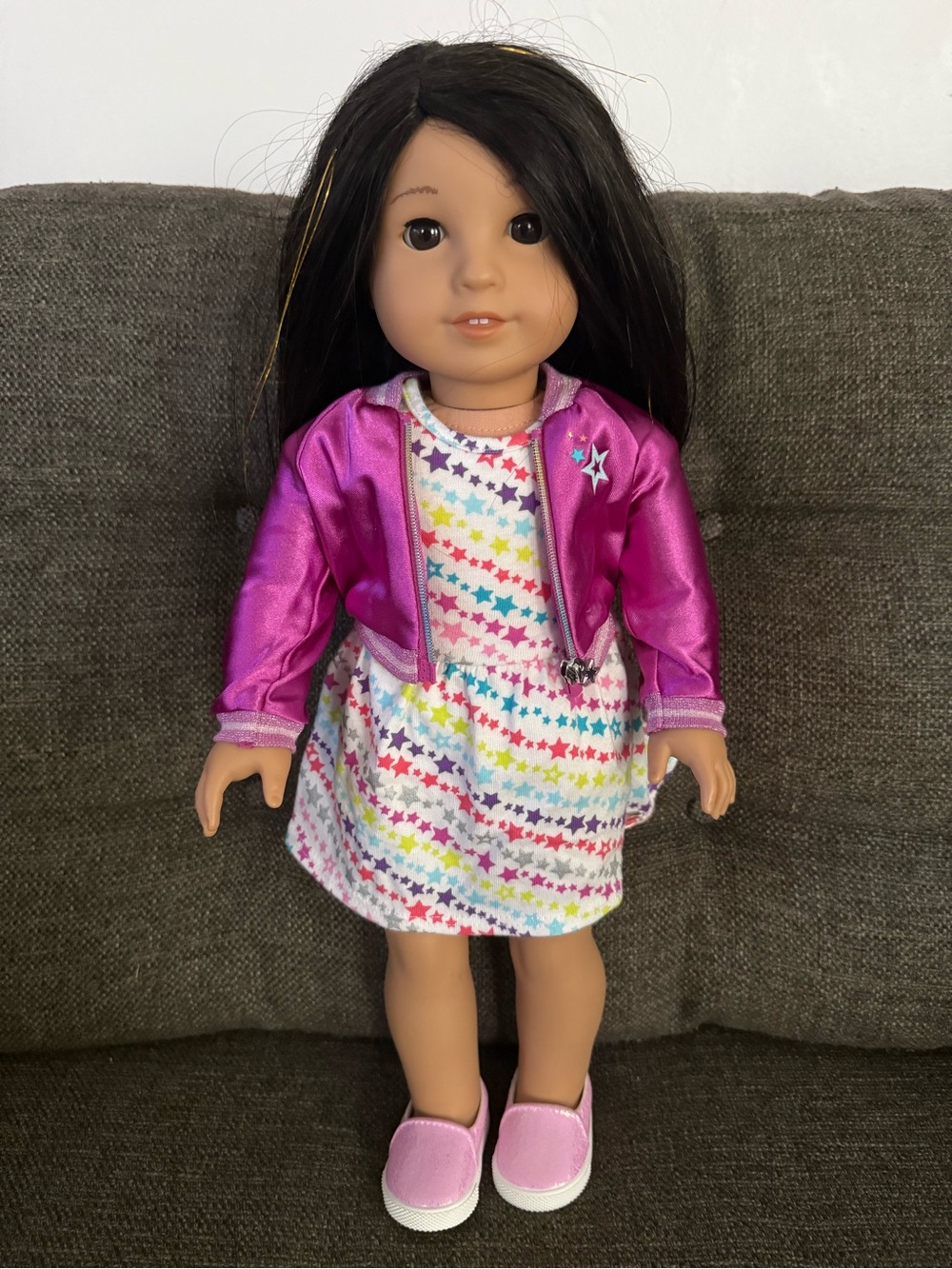American Girl Truly Me 18” Doll with straight black-brown hair with Accessories